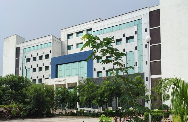 ESIC Medical College Patna Building