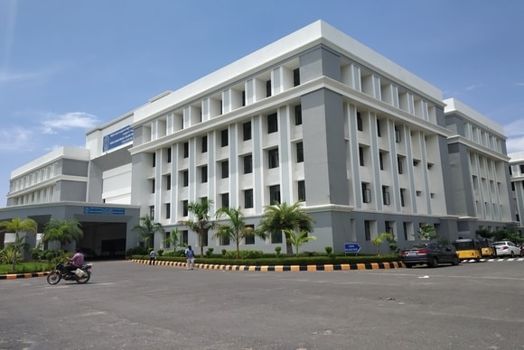 Indira Gandhi Medical College Pondicherry Building
