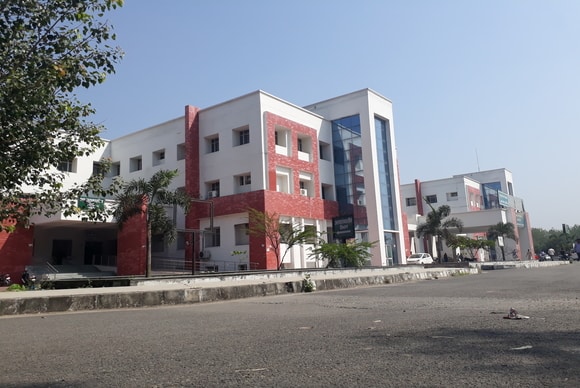 SUH Maulana Mahmood Hasan Medical College Building