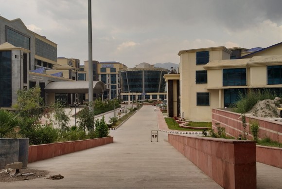 Shri Lal Bahadur Shastri Govt Medical College Building