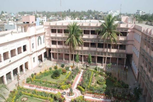 SN Medical College Agra Building
